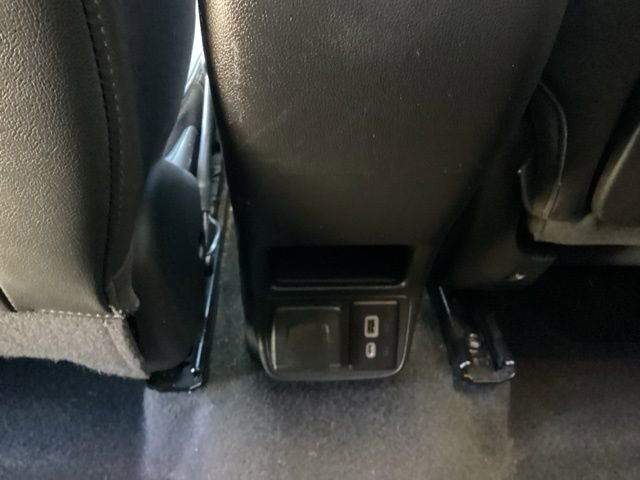 Used 2021 Buick Encore GX Essence w/ Experience Buick Package image 32