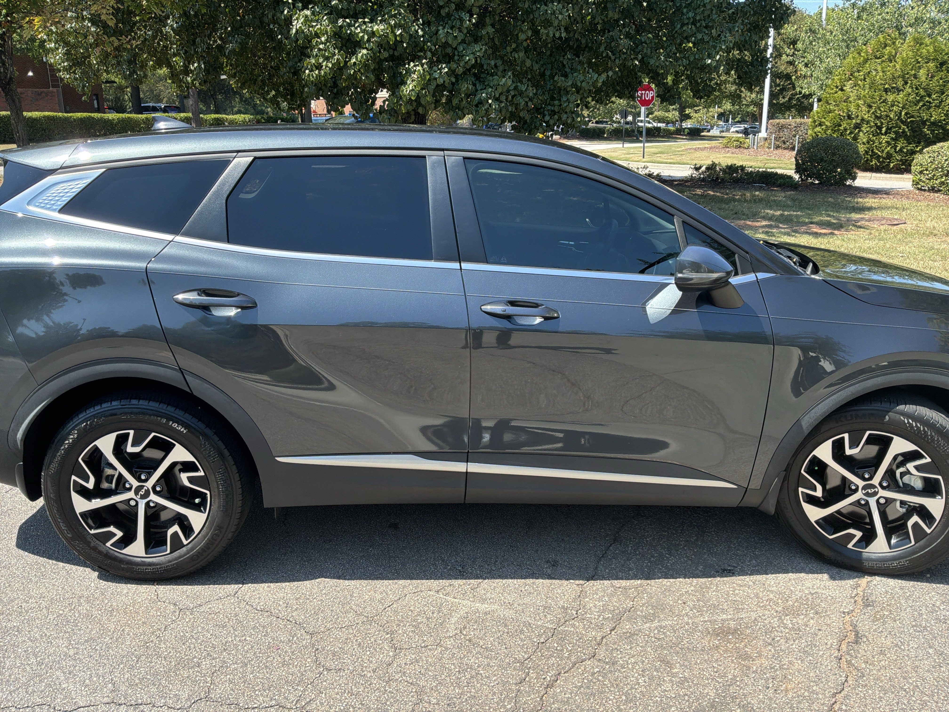 Used 2024 Kia Sportage EX FWD image 11