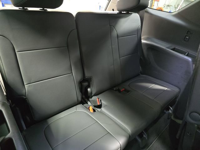 Used 2023 Chevrolet Traverse LT w/ Midnight/Sport Edition image 15