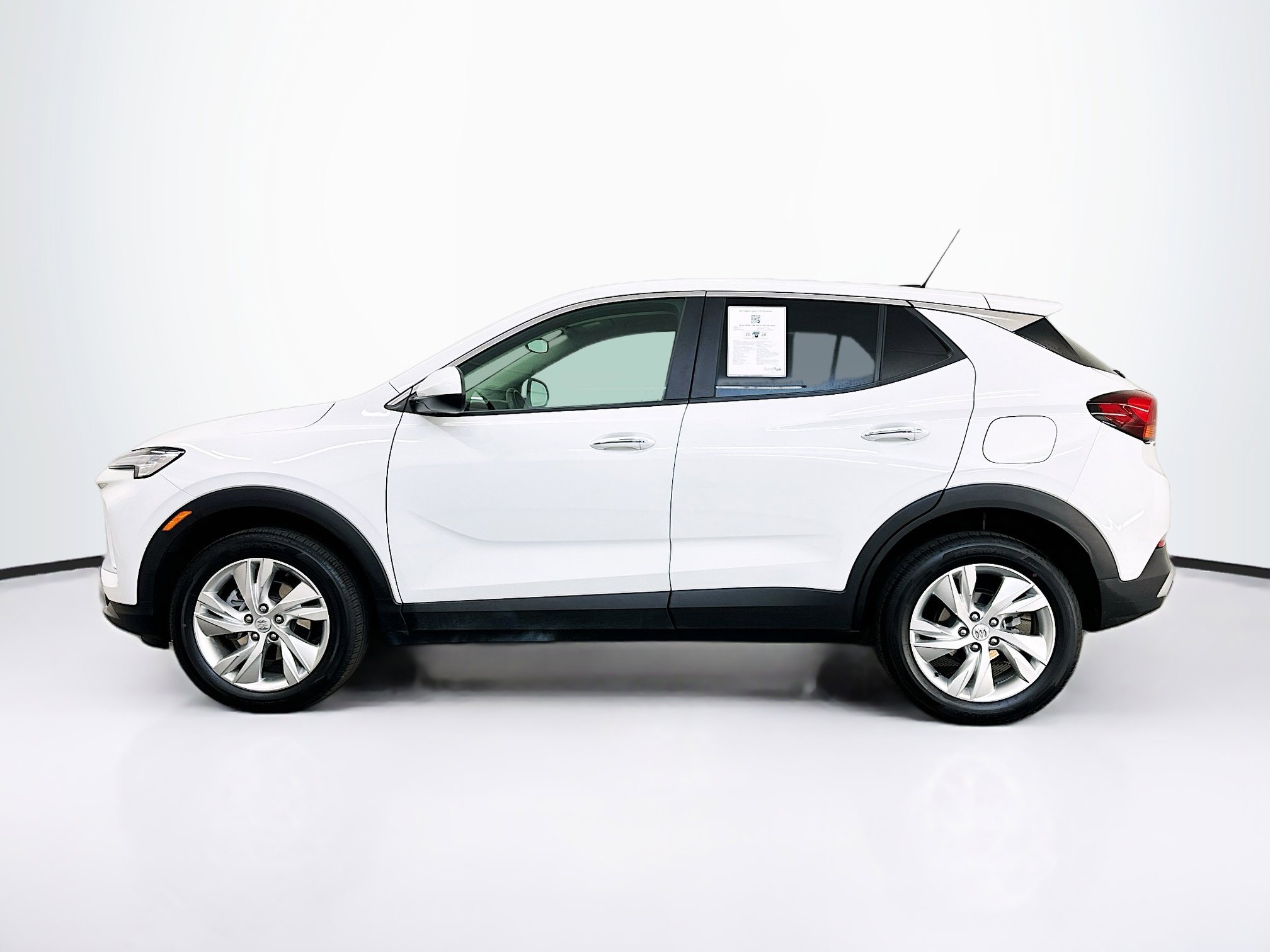 Used 2025 Buick Encore GX Preferred AWD/4WD image 4