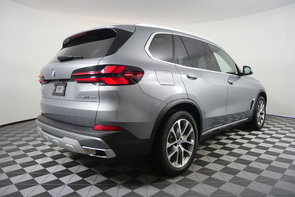 Certified 2026 BMW X5 xDrive40i AWD/4WD image 3