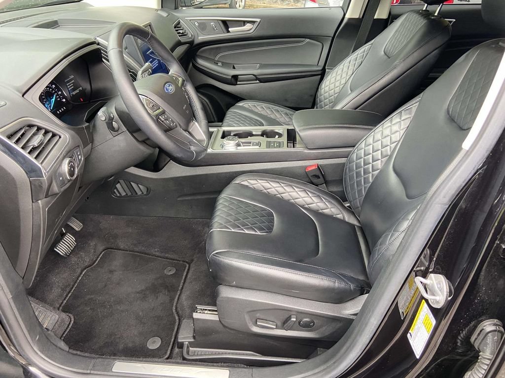 Used 2023 Ford Edge Titanium AWD/4WD image 16