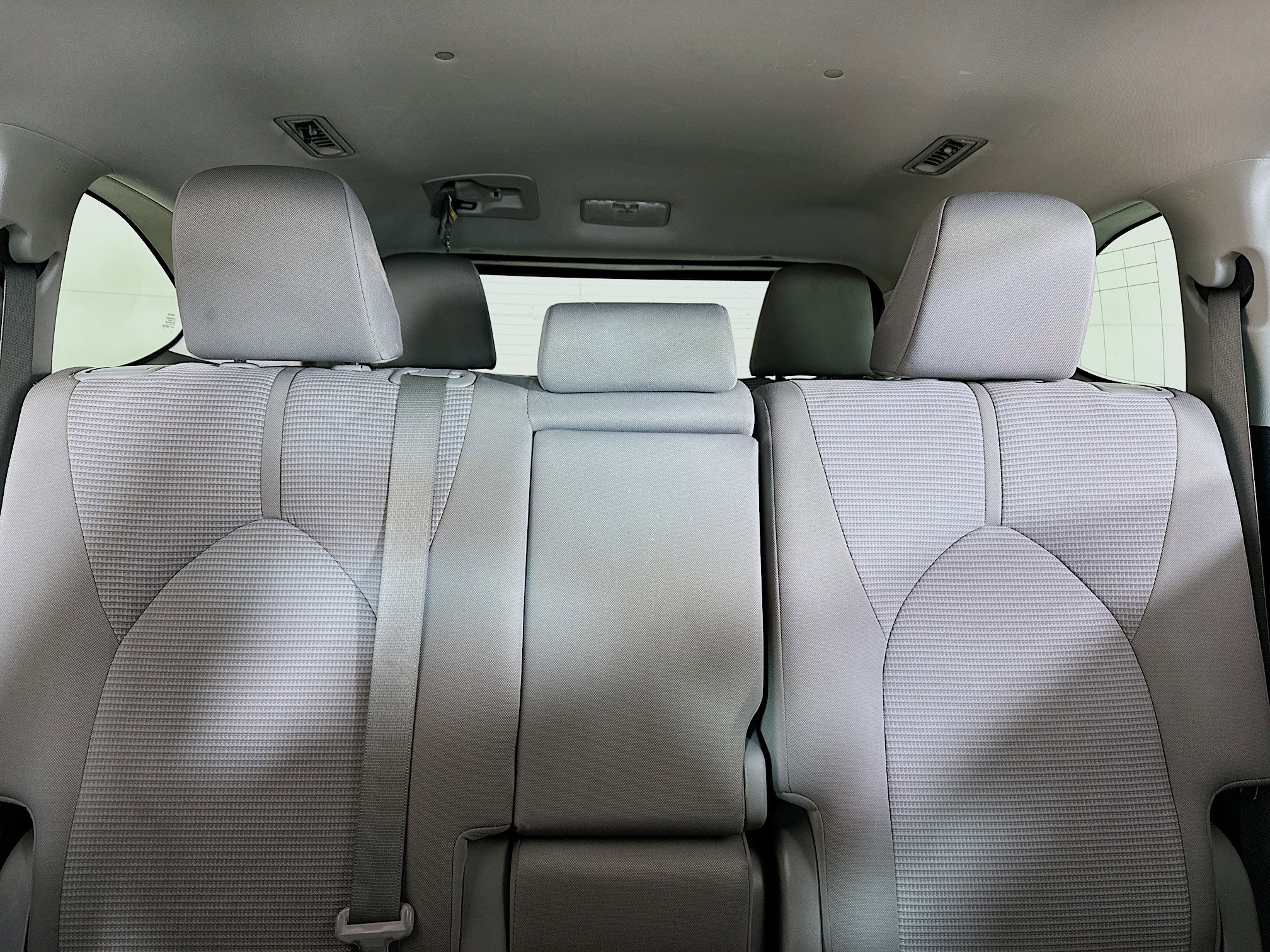 Used 2021 Toyota Highlander L image 30