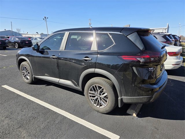 Used 2024 Nissan Rogue S image 3