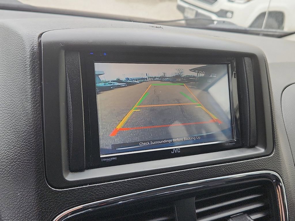 Used 2018 Dodge Grand Caravan SE w/ UConnect Hands-Free Group image 13