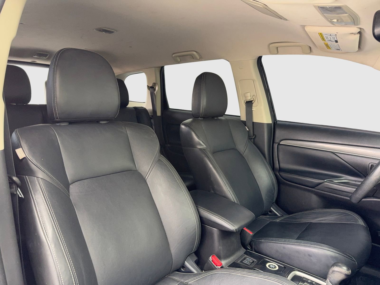 Used 2019 Mitsubishi Outlander SEL image 38