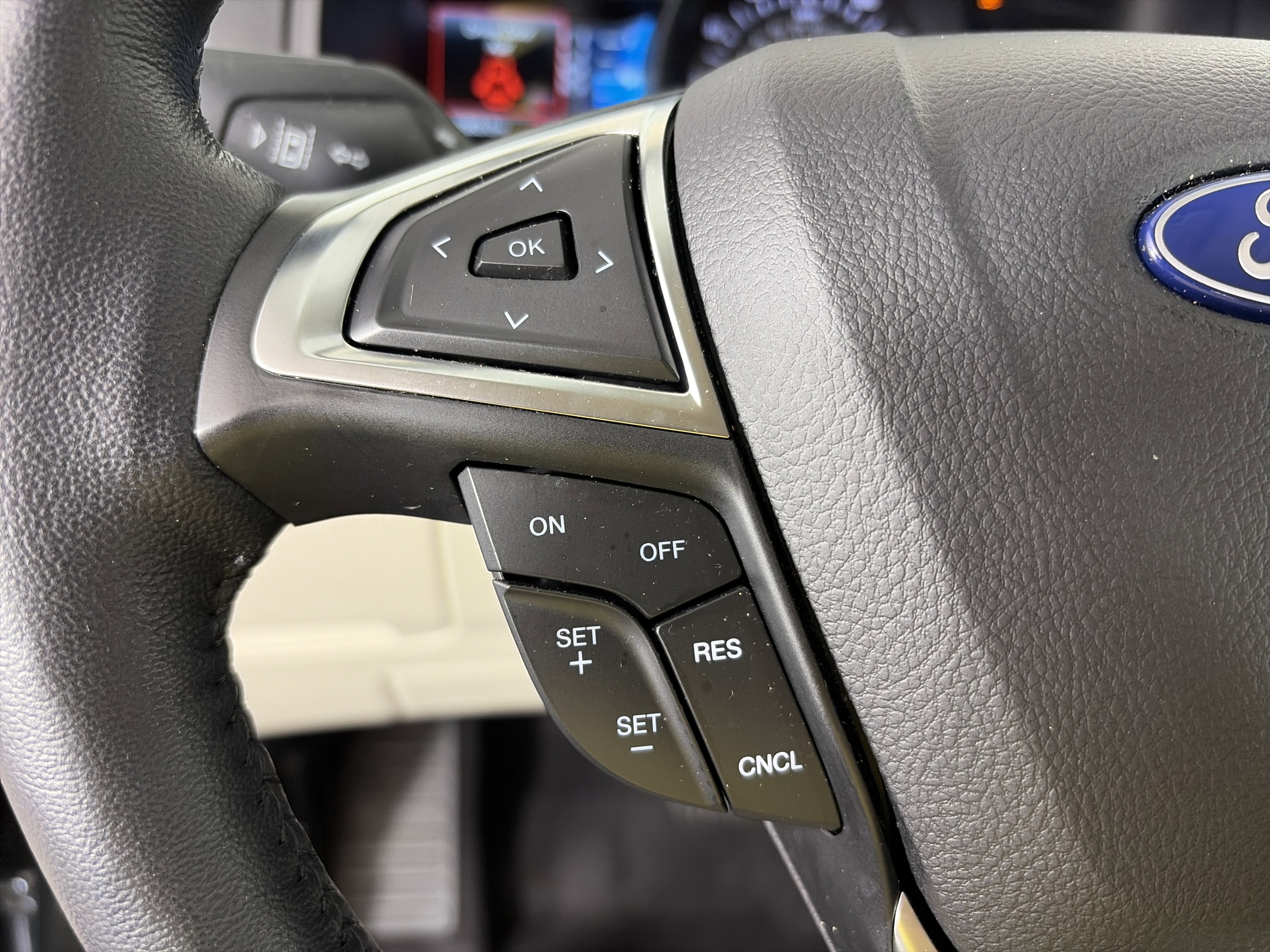 Used 2023 Ford Edge Titanium AWD/4WD image 35