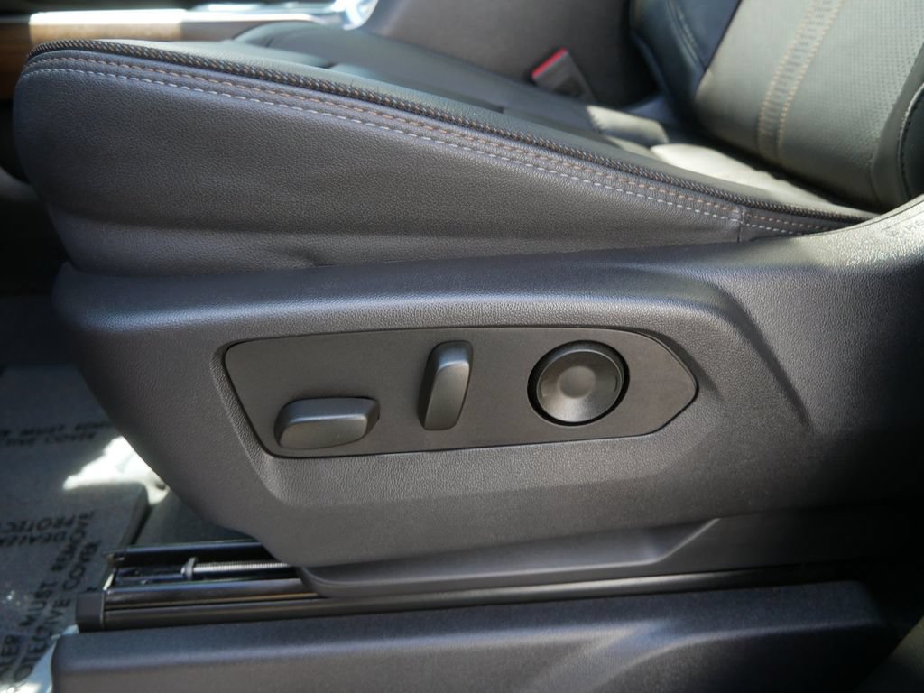 Used 2024 Chevrolet Silverado 3500 High Country w/ High Country Premium Package AWD/4WD image 22