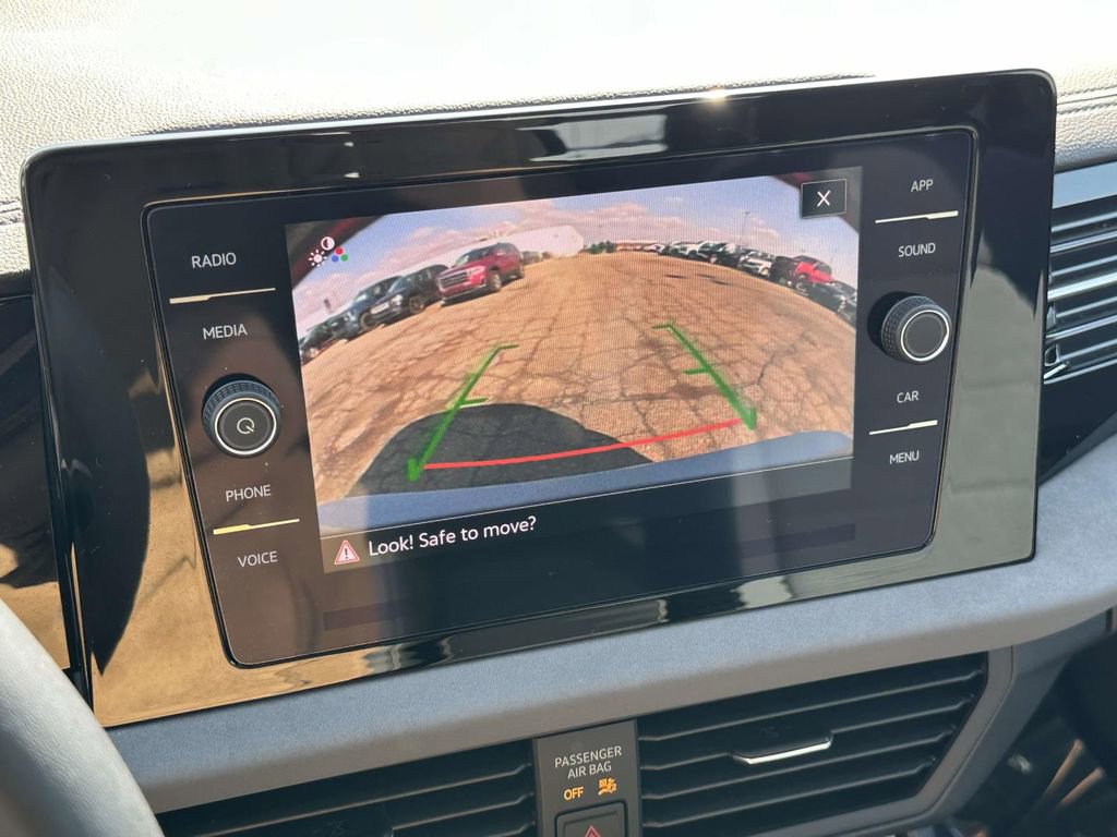 Used 2025 Volkswagen Jetta SE w/ Sunroof Package image 27