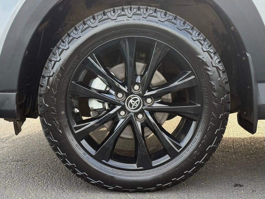 Used 2018 Toyota RAV4 Adventure image 9