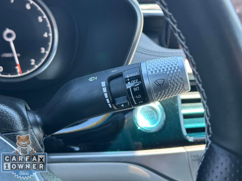 Used 2025 Genesis G70 2.5T image 26