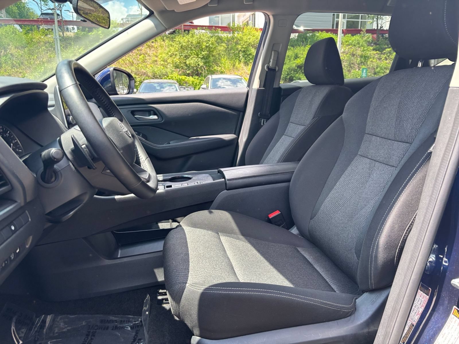 Used 2025 Nissan Rogue SV FWD image 38
