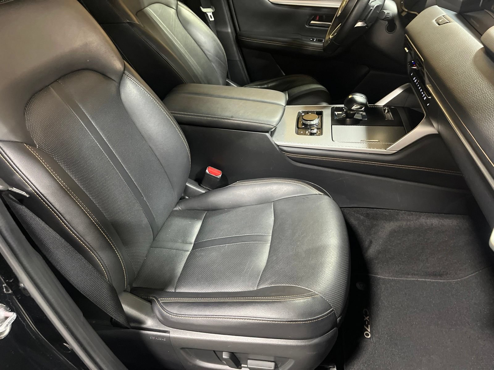 Certified 2025 MAZDA CX-70 3.3 Turbo w/ Preferred Package AWD/4WD image 15
