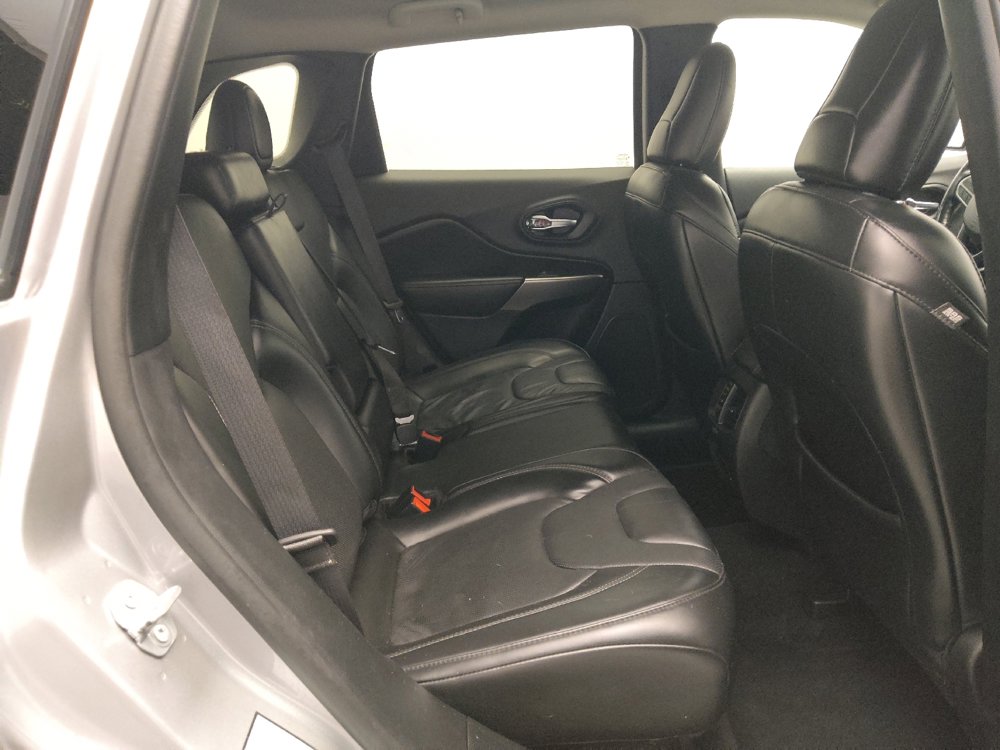 Used 2019 Jeep Cherokee Limited image 19