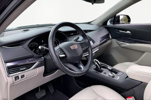 Used 2022 Cadillac XT4 Luxury image 12