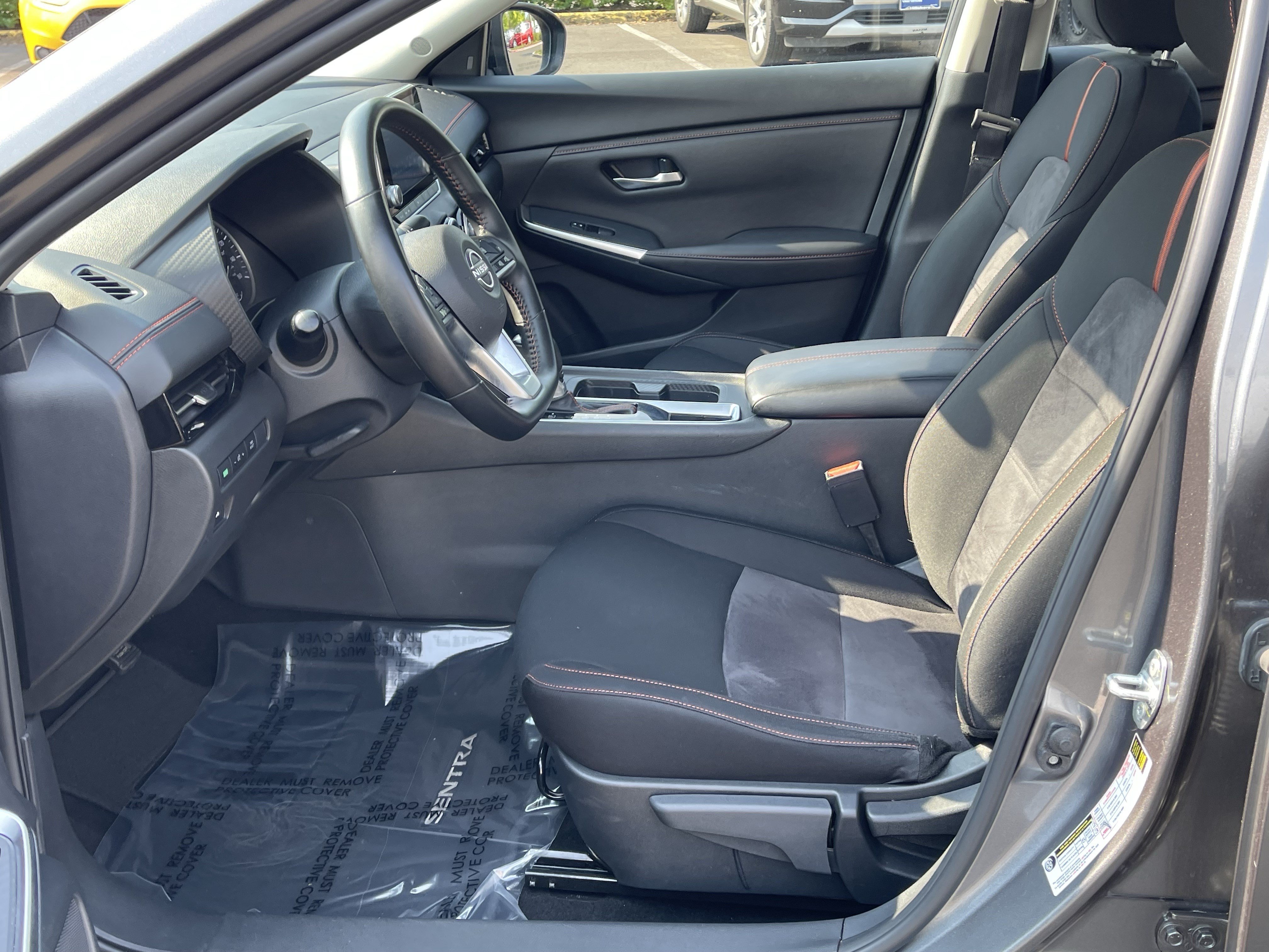 Used 2025 Nissan Sentra SR FWD image 11