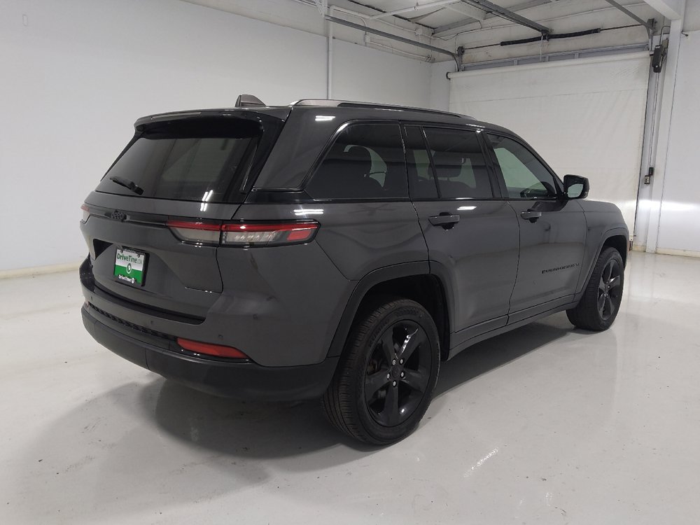 Used 2023 Jeep Grand Cherokee Altitude AWD/4WD image 9