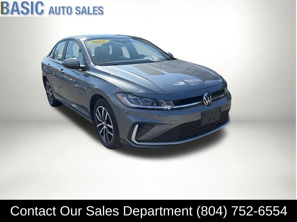Used 2025 Volkswagen Jetta SE FWD image 5