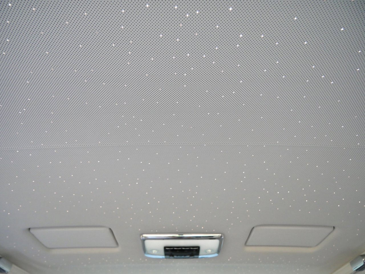 New 2025 Rolls-Royce Phantom Sedan w/ Leather Finishing Pack image 20