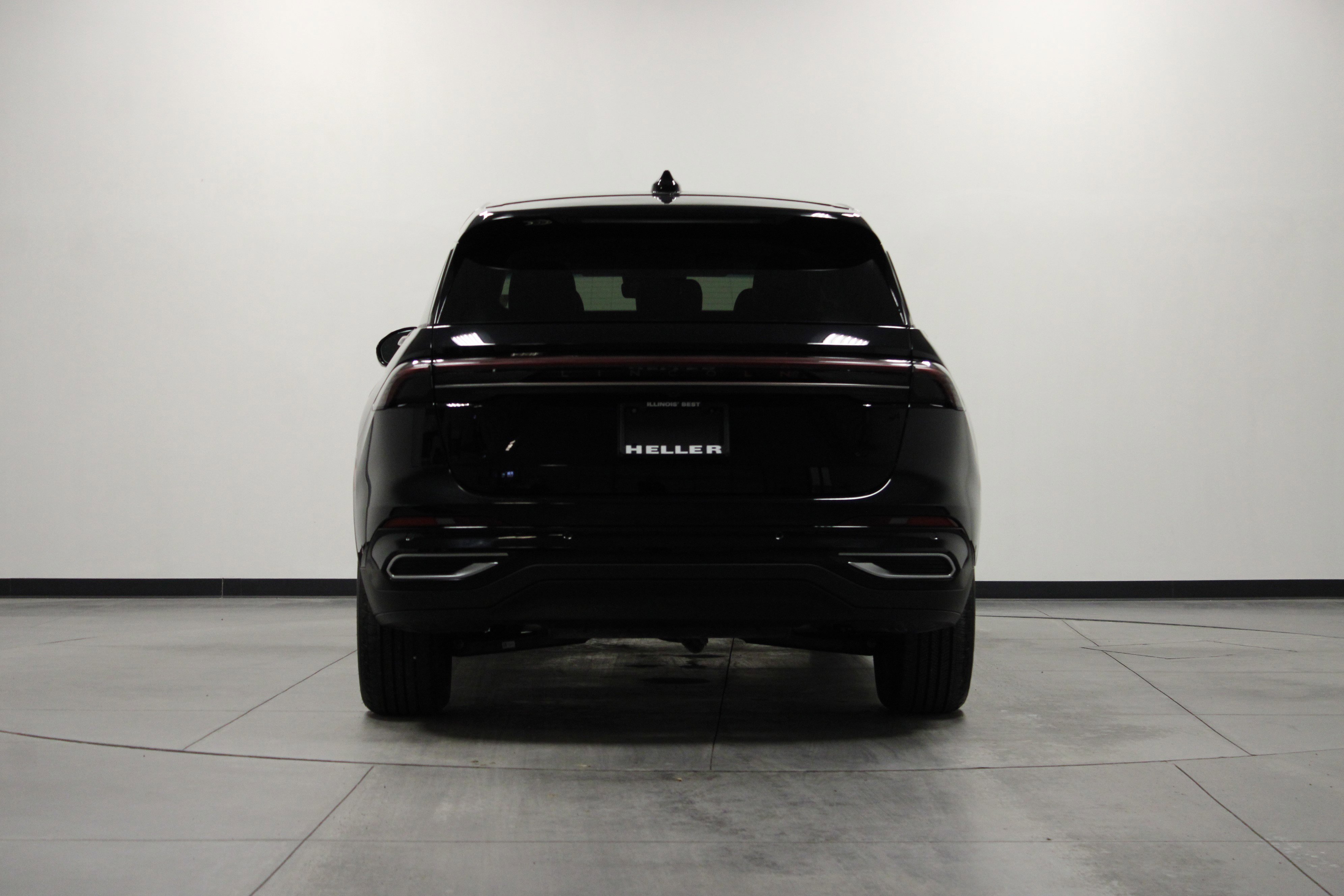 Used 2024 Lincoln Nautilus Premier image 5