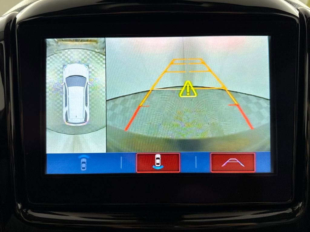 Used 2019 Chevrolet Traverse Premier w/ Driver Confidence II Package image 16