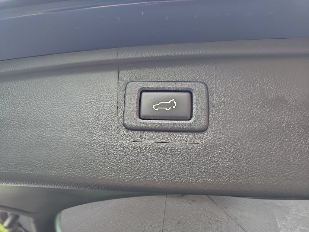 Used 2018 Subaru Outback 3.6R Touring w/ Popular Package #3 AWD/4WD image 13