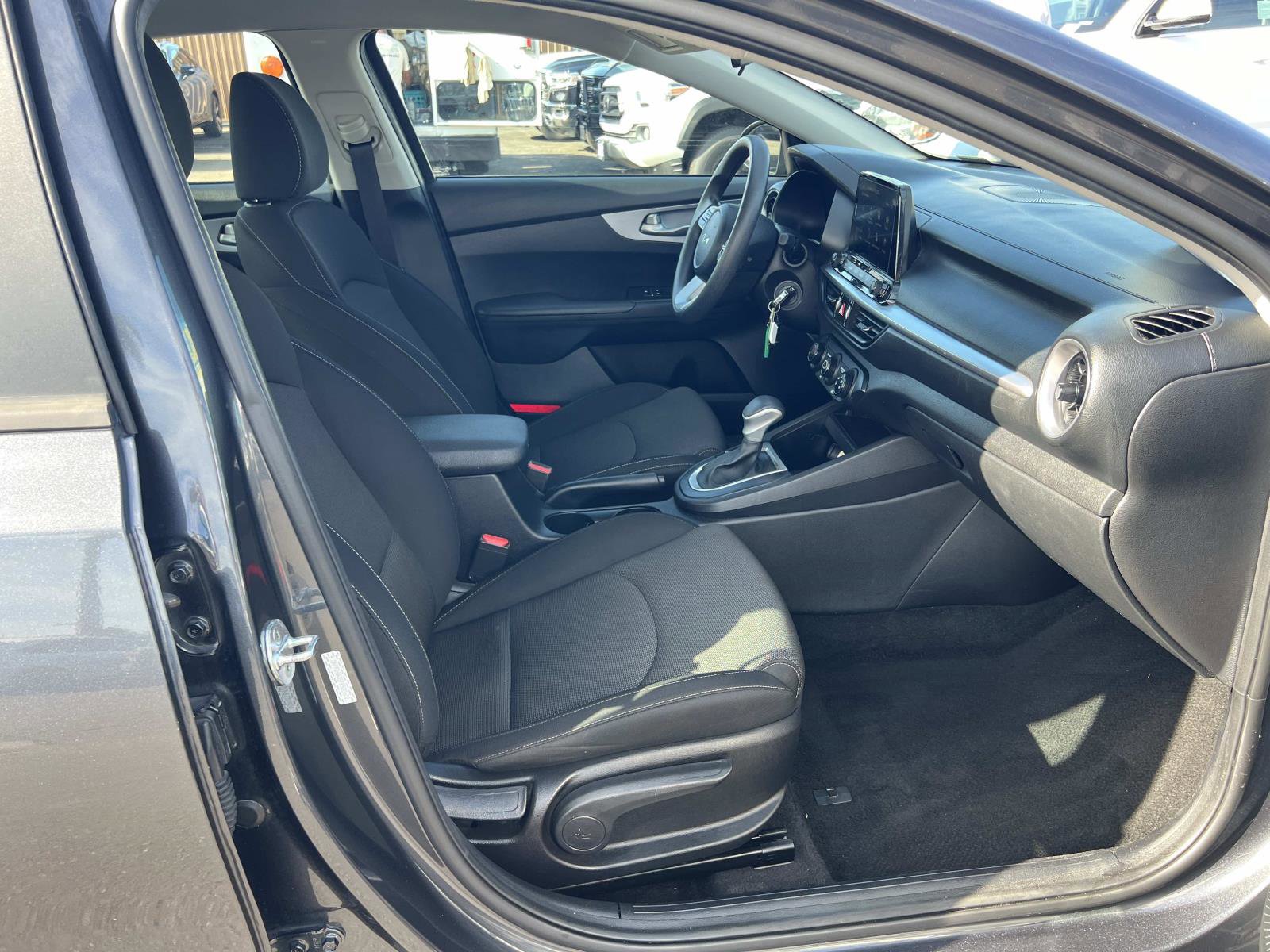 Used 2023 Kia Forte LX image 28