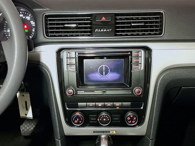 Used 2018 Volkswagen Passat 2.0T S w/ Driver Assistance Package image 28