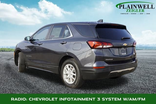 Used 2023 Chevrolet Equinox LT image 2