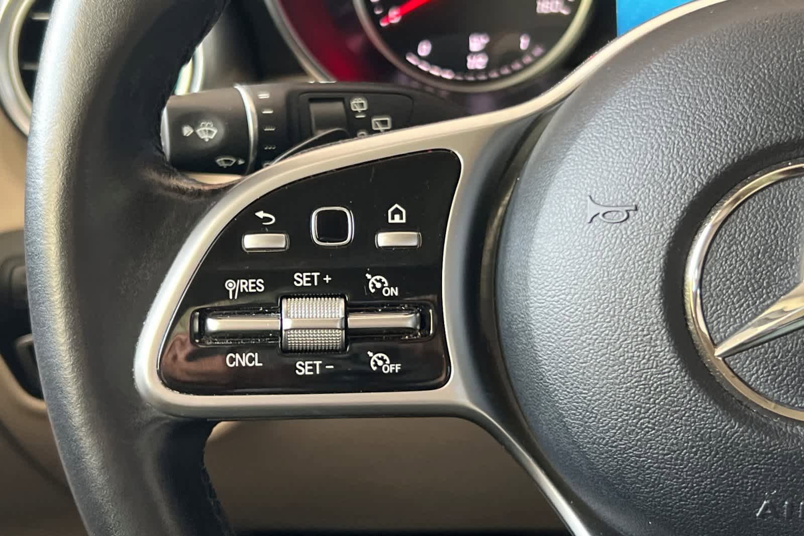 Used 2021 Mercedes-Benz GLC 300 4MATIC image 26