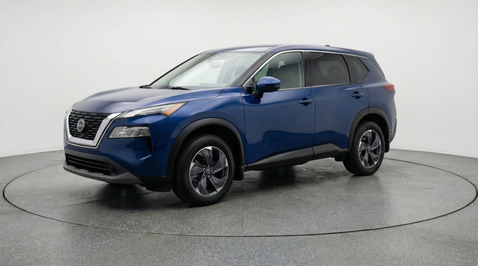 Used 2025 Nissan Rogue SV image 3