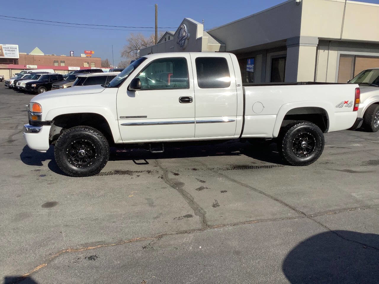 Used 2003 GMC Sierra 2500 SLE w/ Skid Plate Package image 21