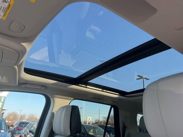 New 2026 Lincoln Navigator Reserve w/ Jet Appearance Package image 15