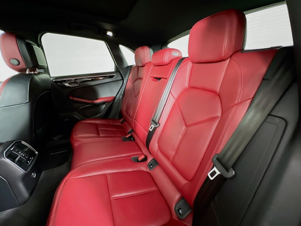 Certified 2024 Porsche Macan S AWD/4WD image 24