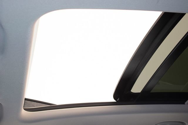 Used 2023 Buick Envision Avenir image 19