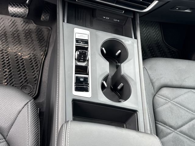 Certified 2025 Volkswagen Atlas Cross Sport SE image 22