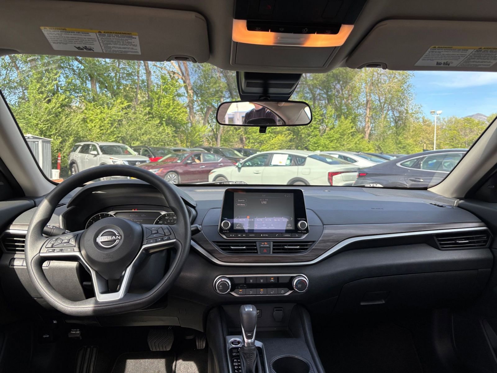 Used 2025 Nissan Altima 2.5 SV FWD image 34