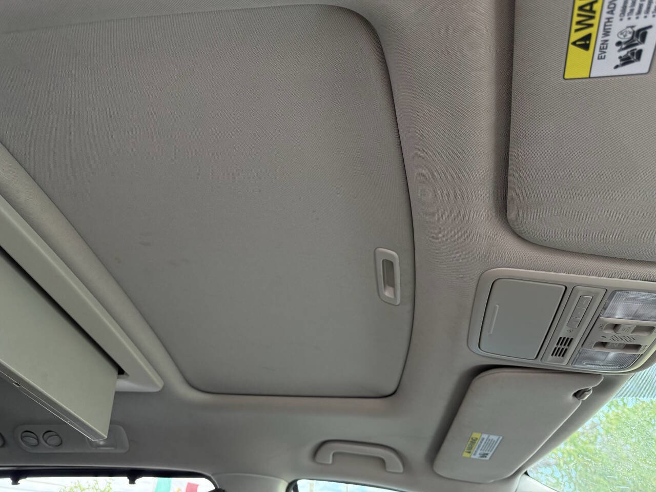 Used 2015 Honda Odyssey Touring Elite image 32