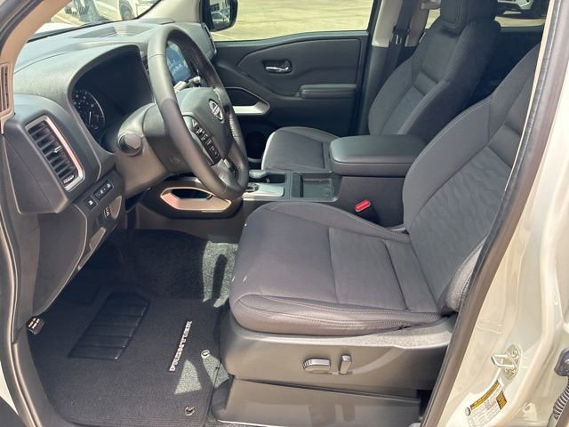 Used 2024 Nissan Frontier SV w/ SV Convenience Package RWD image 17
