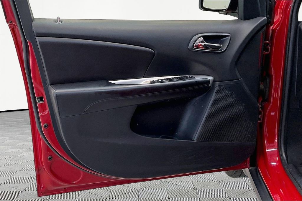 Used 2019 Dodge Journey SE w/ Connectivity Group FWD image 21