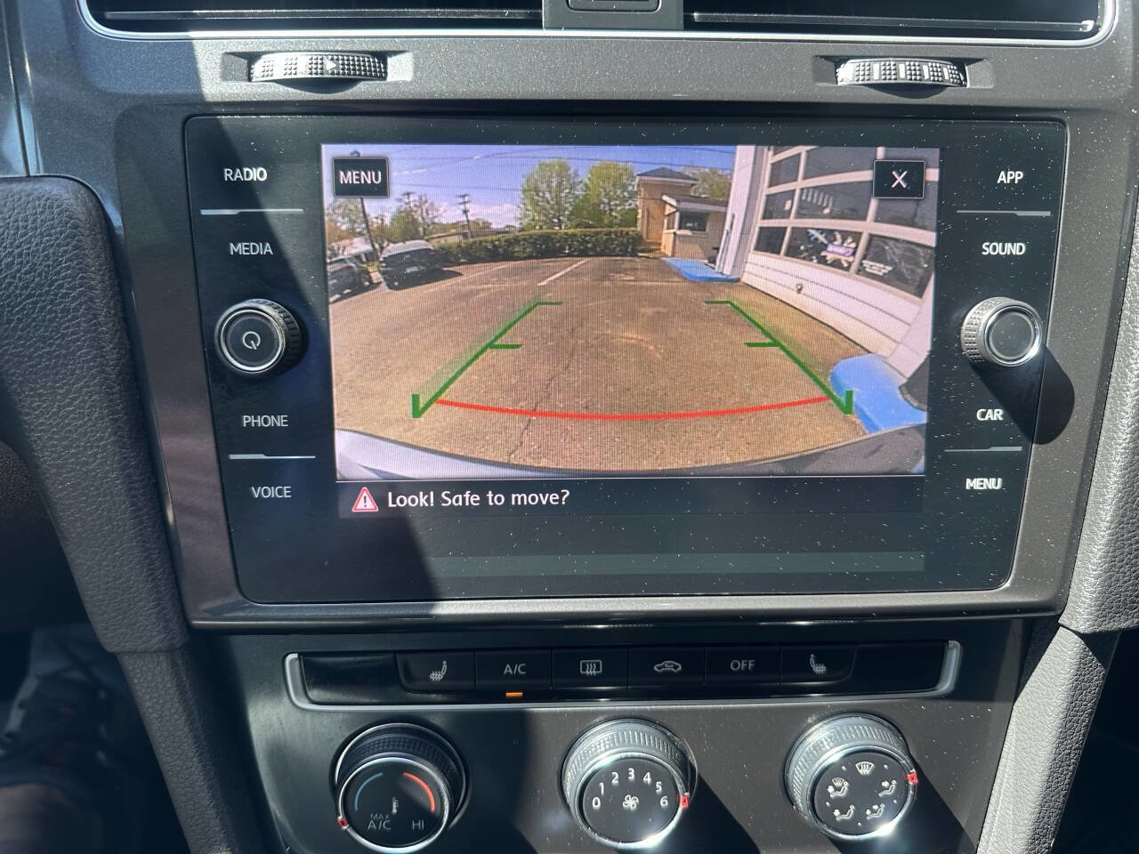 Used 2018 Volkswagen Golf Alltrack SE AWD/4WD image 13