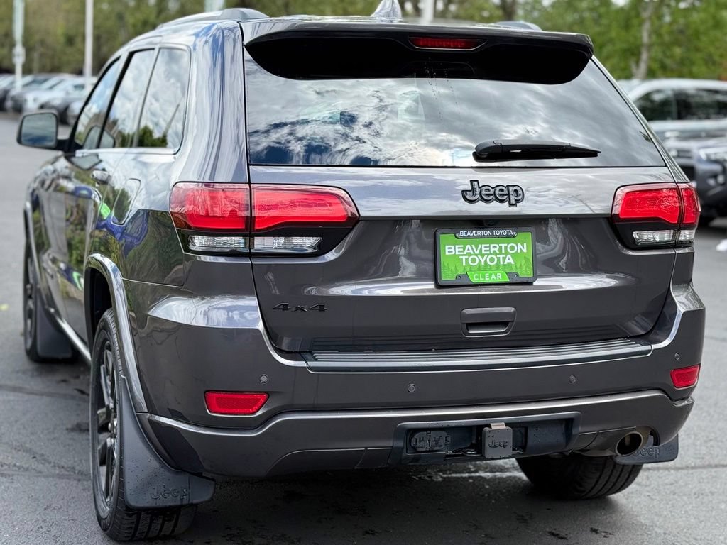 Used 2021 Jeep Grand Cherokee Laredo AWD/4WD image 3