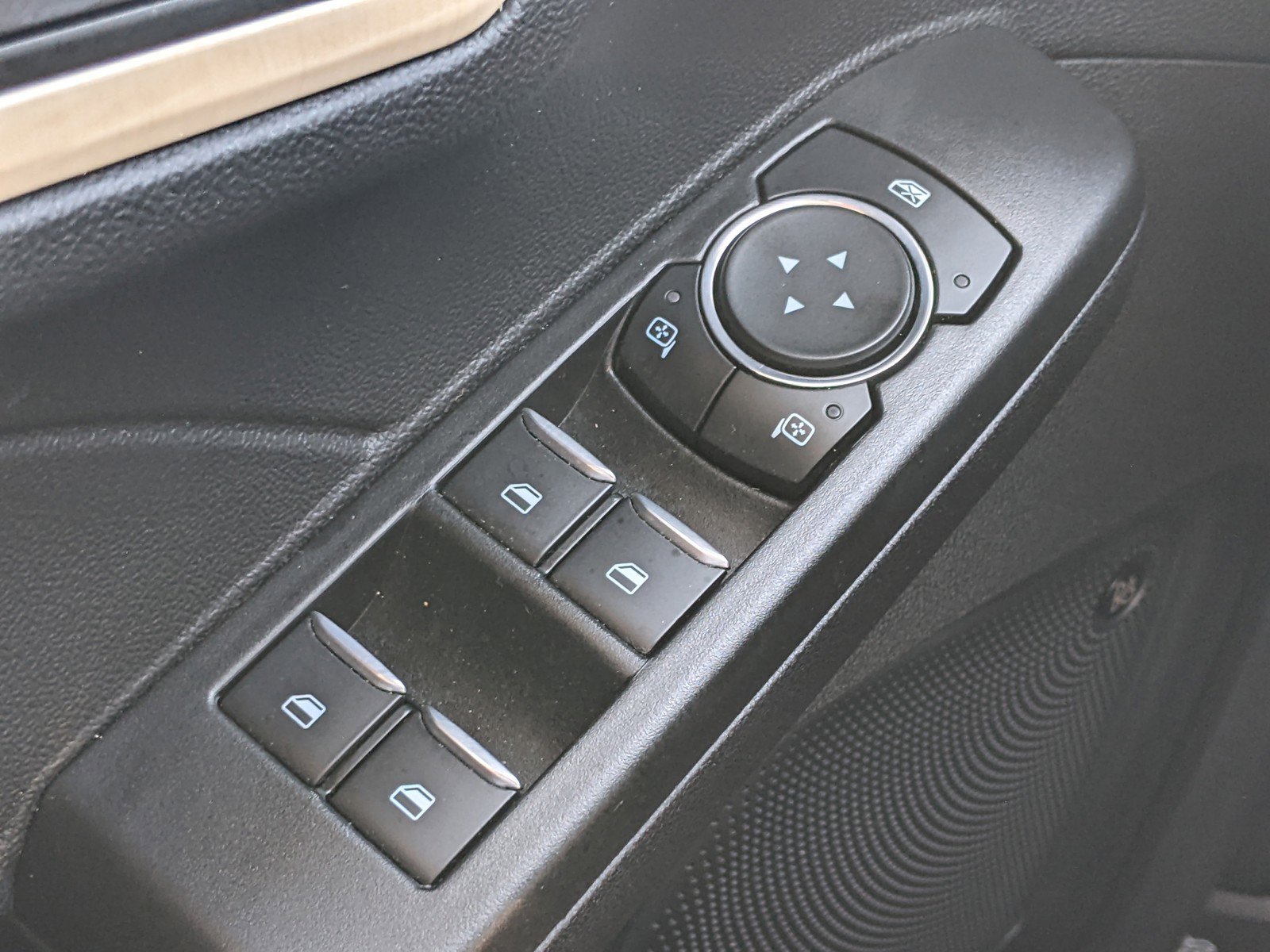 Used 2021 Ford Escape Titanium w/ Titanium Elite Package image 21