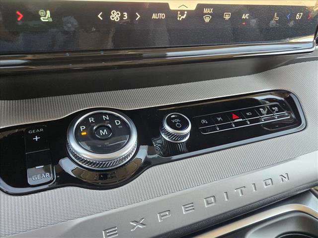 New 2026 Ford Expedition Active image 14