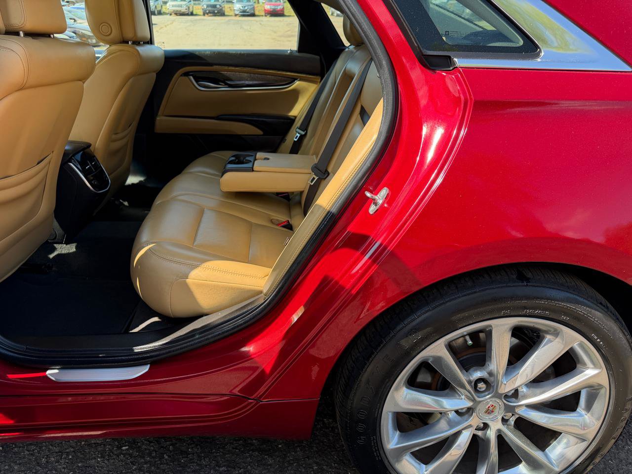 Used 2013 Cadillac XTS Luxury image 13