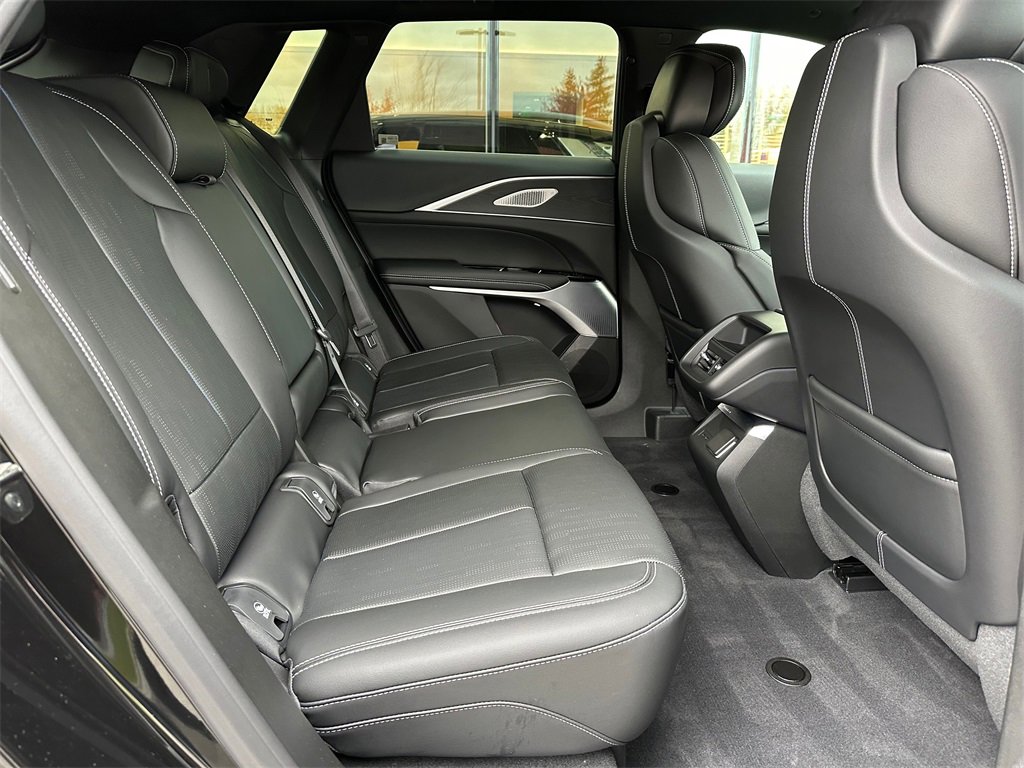 Used 2025 Cadillac Lyriq Sport image 12