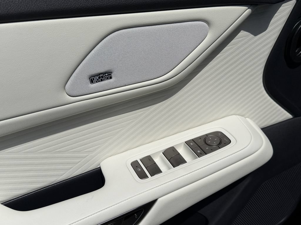 New 2026 Lexus ES 350h AWD w/ Cold Area Package image 11