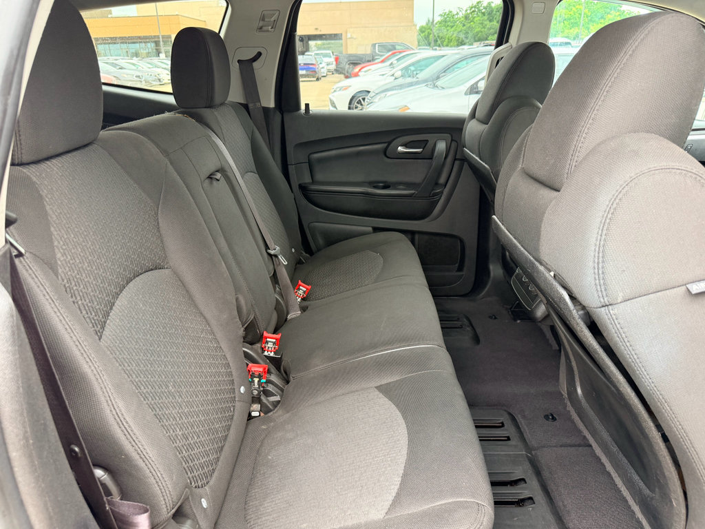 Used 2011 Chevrolet Traverse LT FWD image 19