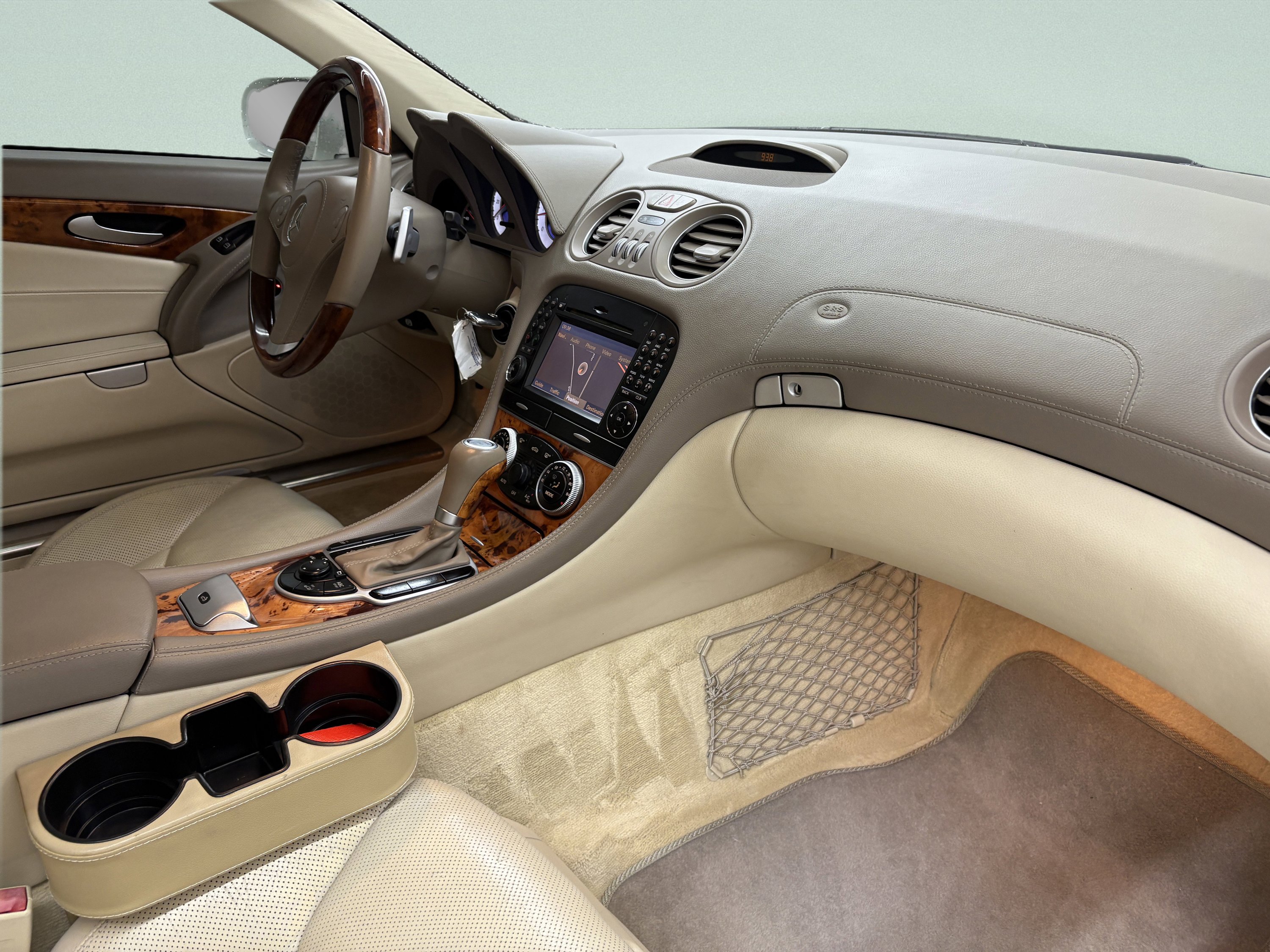 Used 2011 Mercedes-Benz SL 550 image 31