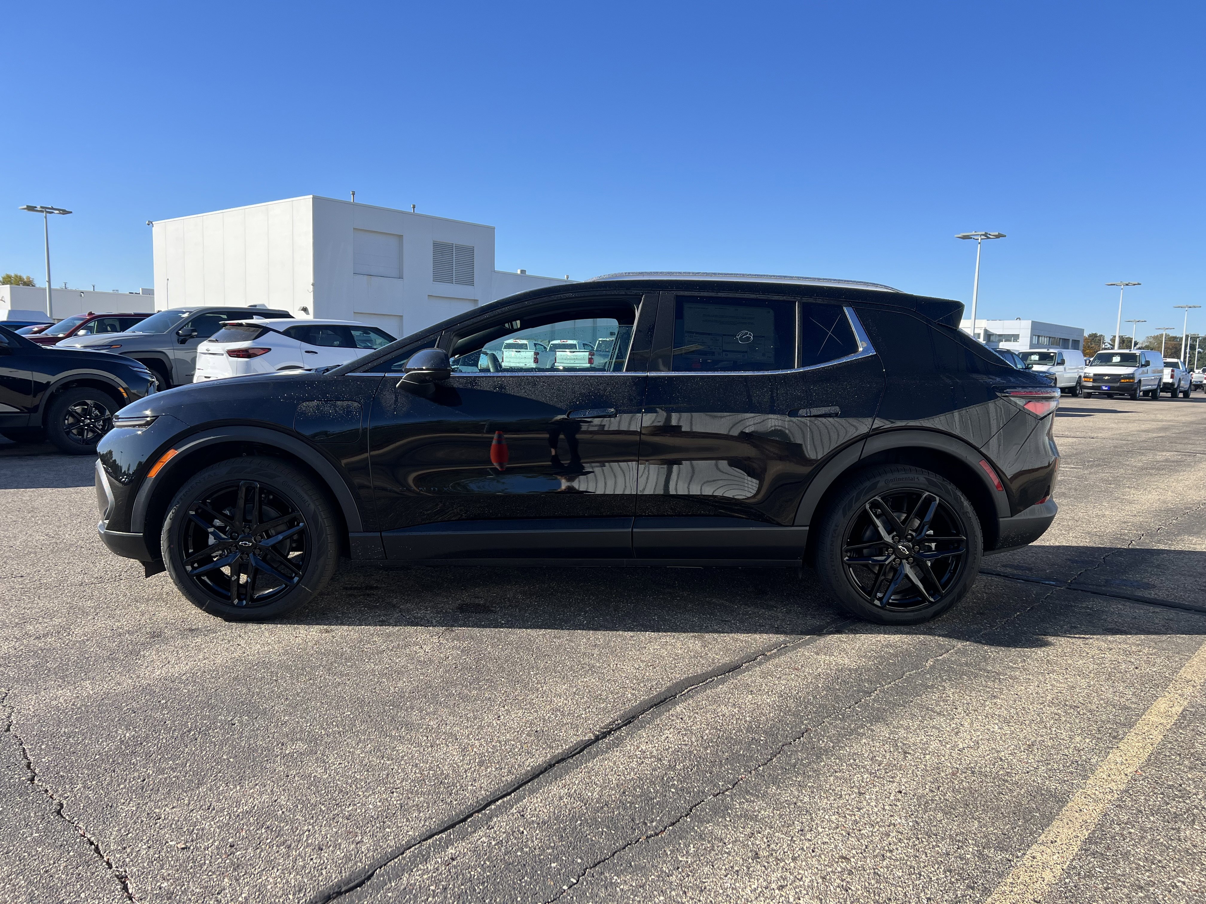 New 2026 Chevrolet Equinox EV LT w/ LPO, Blackout Package image 2